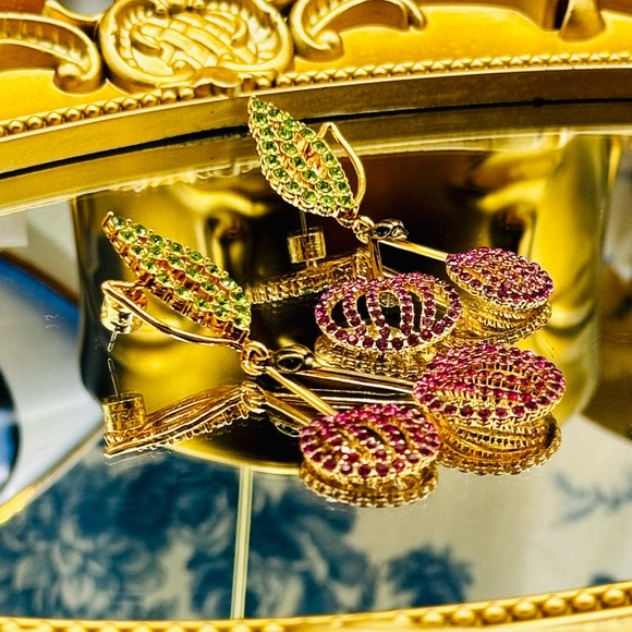 🆕 KURT GEIGER LONDON 🧿 NWOT Pavé CHERRIES Cherry Statement Earrings, Gold Tone - Picture 4 of 16